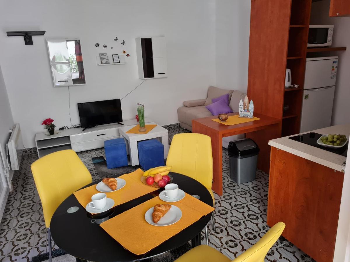 Apartments Dorotea Novalja Exterior photo