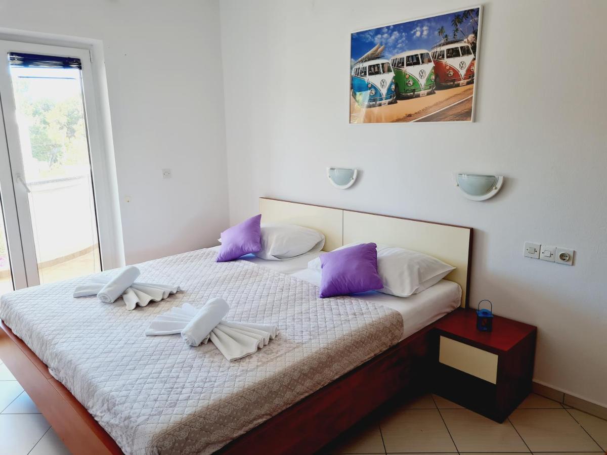 Apartments Dorotea Novalja Exterior photo